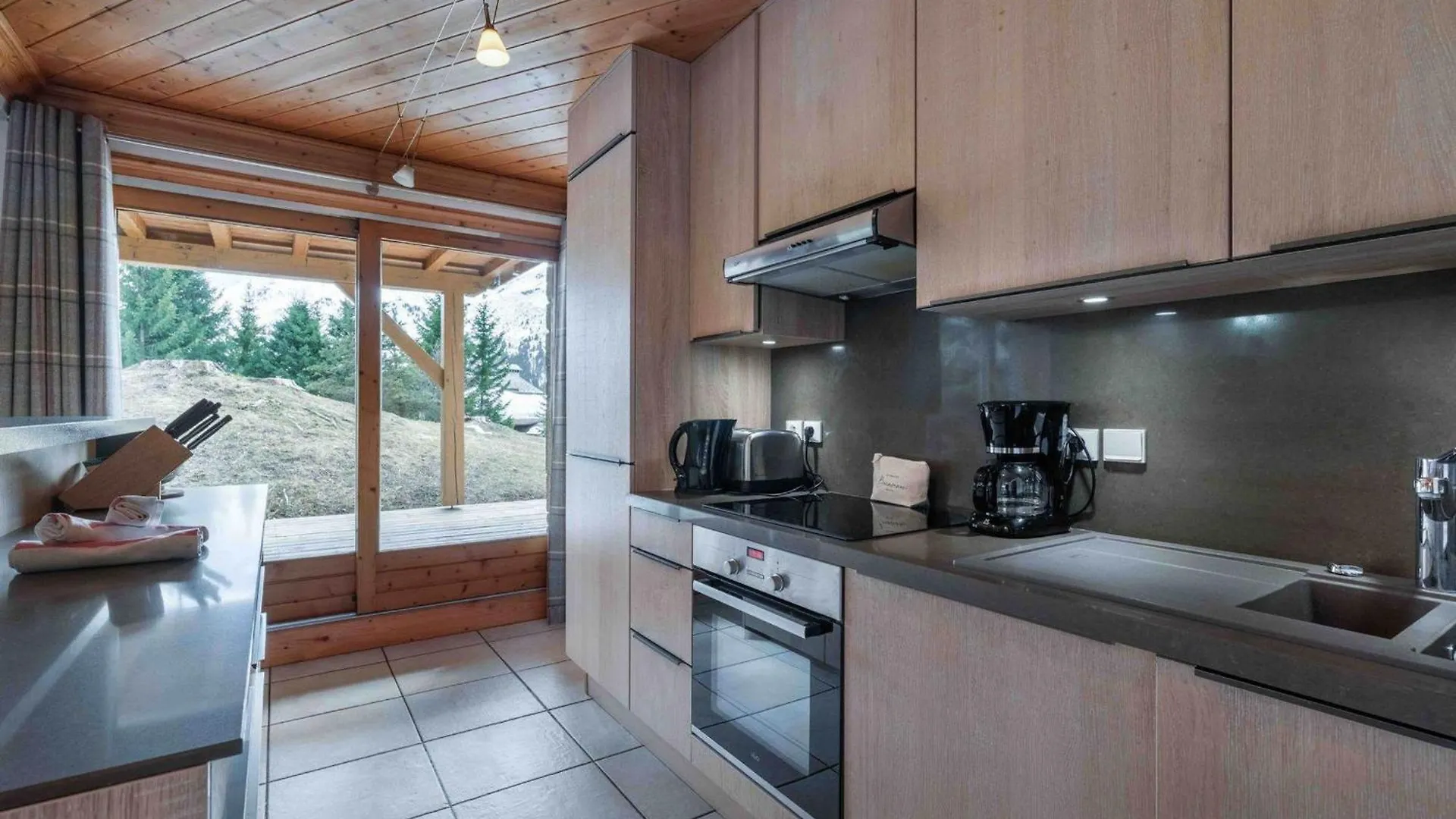 Апартаменты Chalet Méribel 8 pers, ski-in/ski-out, 4 ch, WIFI - FR-1-565-117 Les Allues Франция